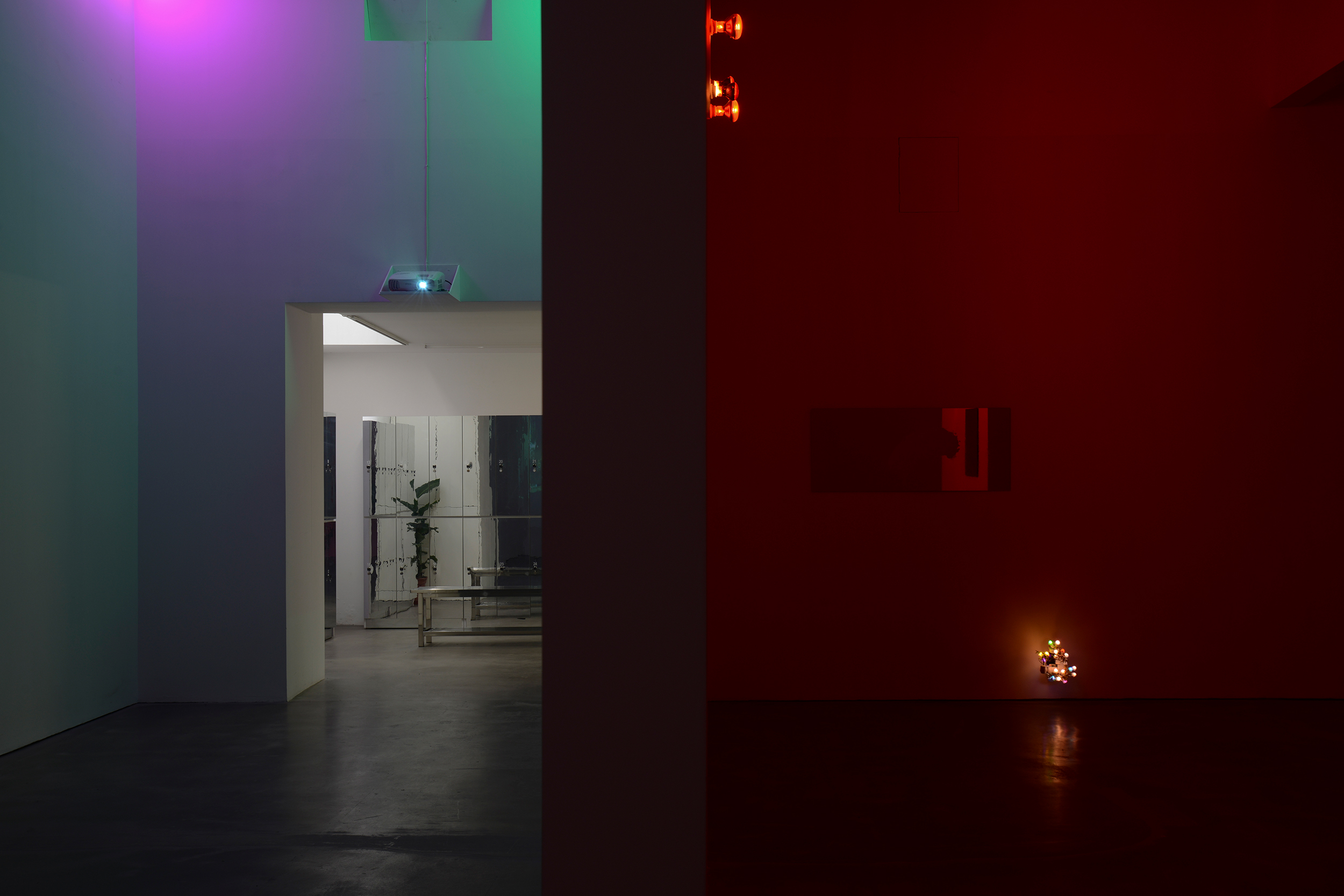 The darkroom that is not dark. 2016